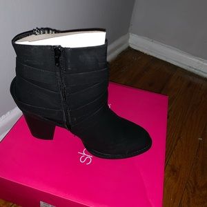 Shoe dazzle booties
